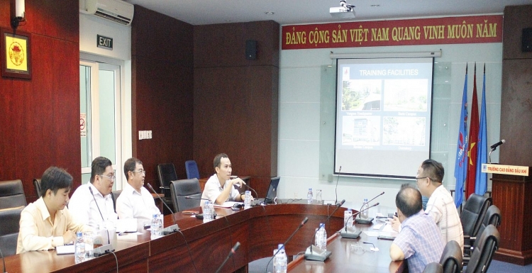 co hoi hop tac dao tao nguon nhan luc chat luong cao tai singapore
