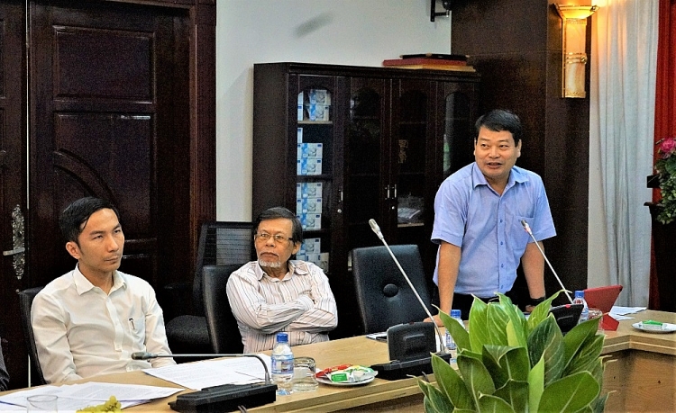 cham lo cho can bo huu tri the hien truyen thong nghia tinh cua nguoi dau khi