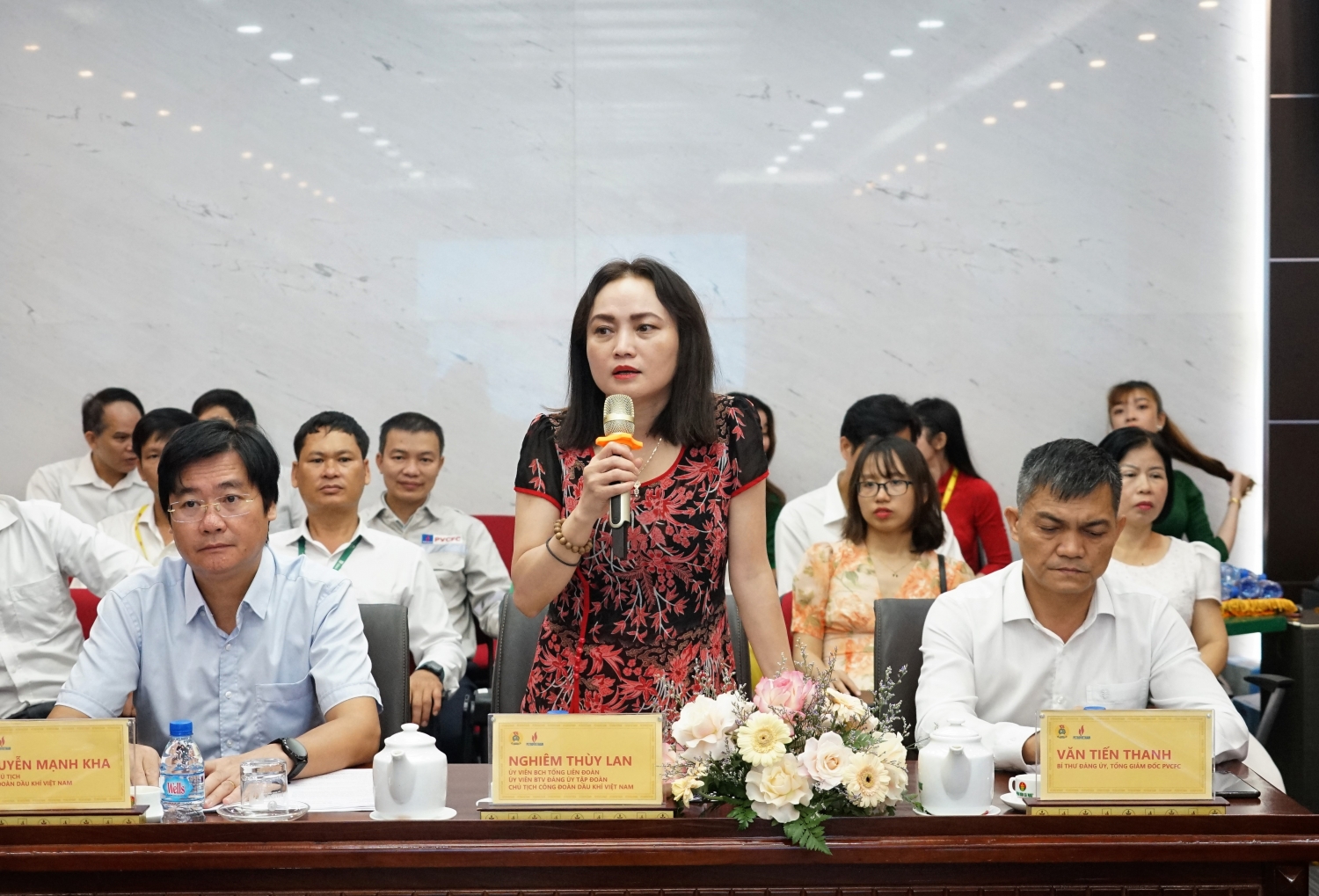 Đẩy mạnh phong trào thi đua lao động sáng tạo và đổi mới hoạt động công đoàn
