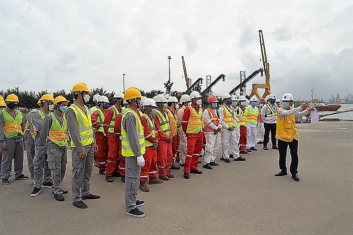 PTSC Quảng Ngãi đón chuyến tàu xuất khẩu sơmi rơmooc đầu tiên qua thị trường Mỹ PTSC Quảng Ngãi đón chuyến tàu xuất khẩu sơmi rơmooc đầu tiên qua thị trường Mỹ