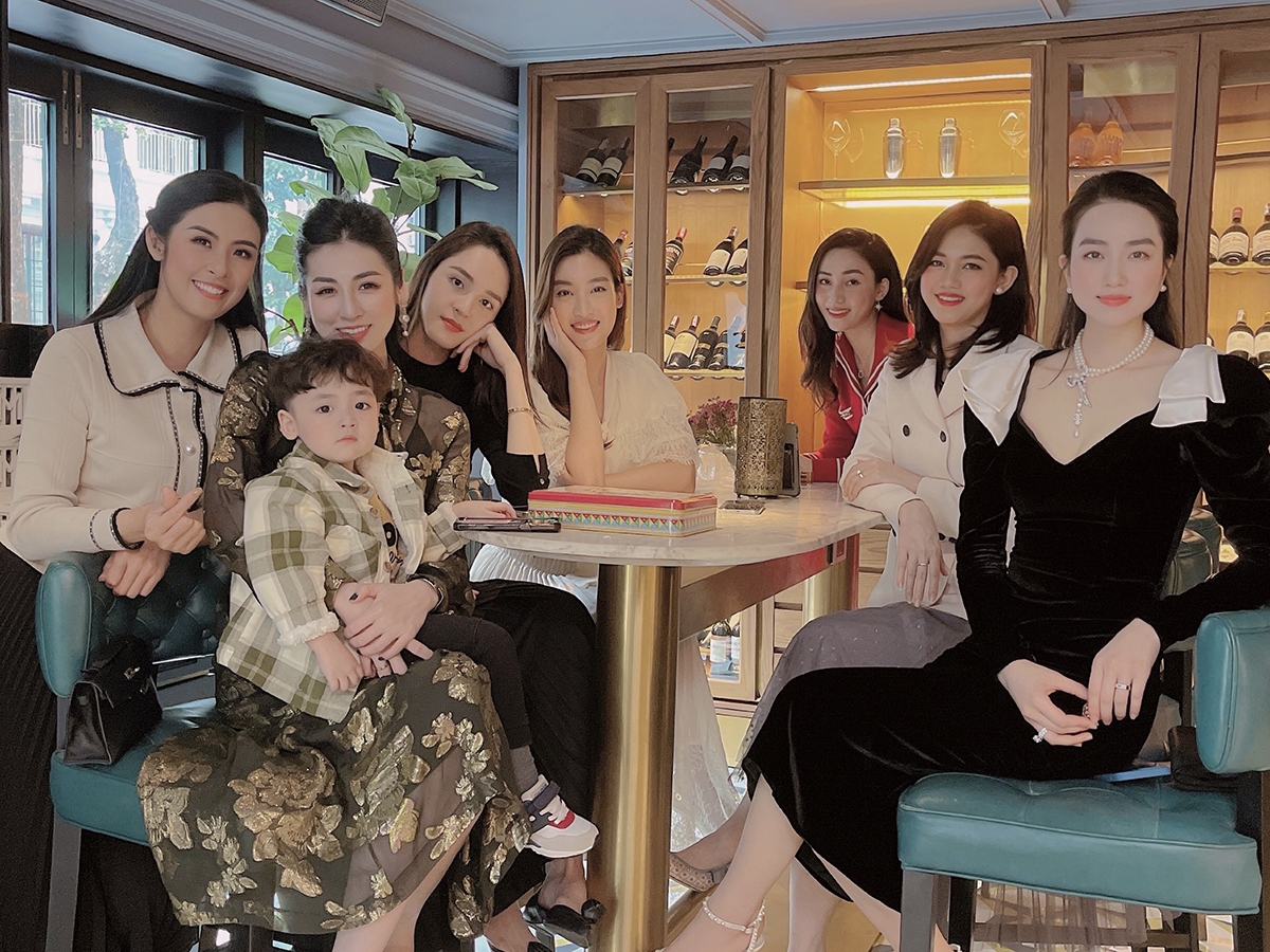Sao Việt ngày 28/1/2022: Ninh Dương Lan Ngọc lộng lẫy trong buổi công chiếu phim Sao Việt ngày 28/1/2022: Ninh Dương Lan Ngọc lộng lẫy trong buổi công chiếu phim
