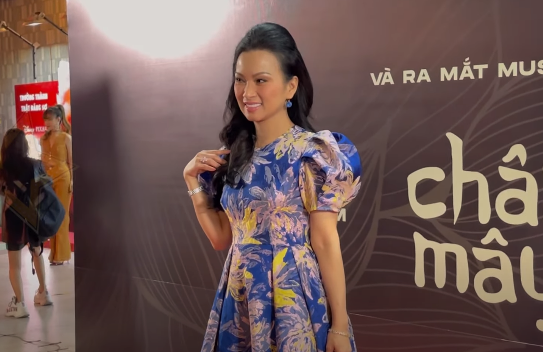 Sao Việt ngày 8/3/2022: Em gái Cẩm Ly bất ngờ 