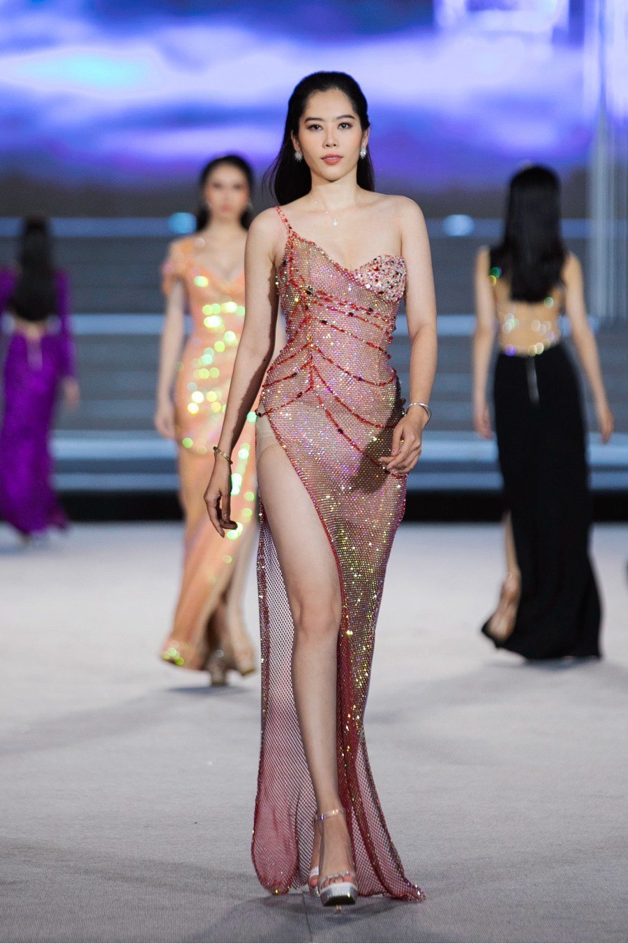Sao Việt hôm nay 19/4: Phương Nga và Bình An trở thành 