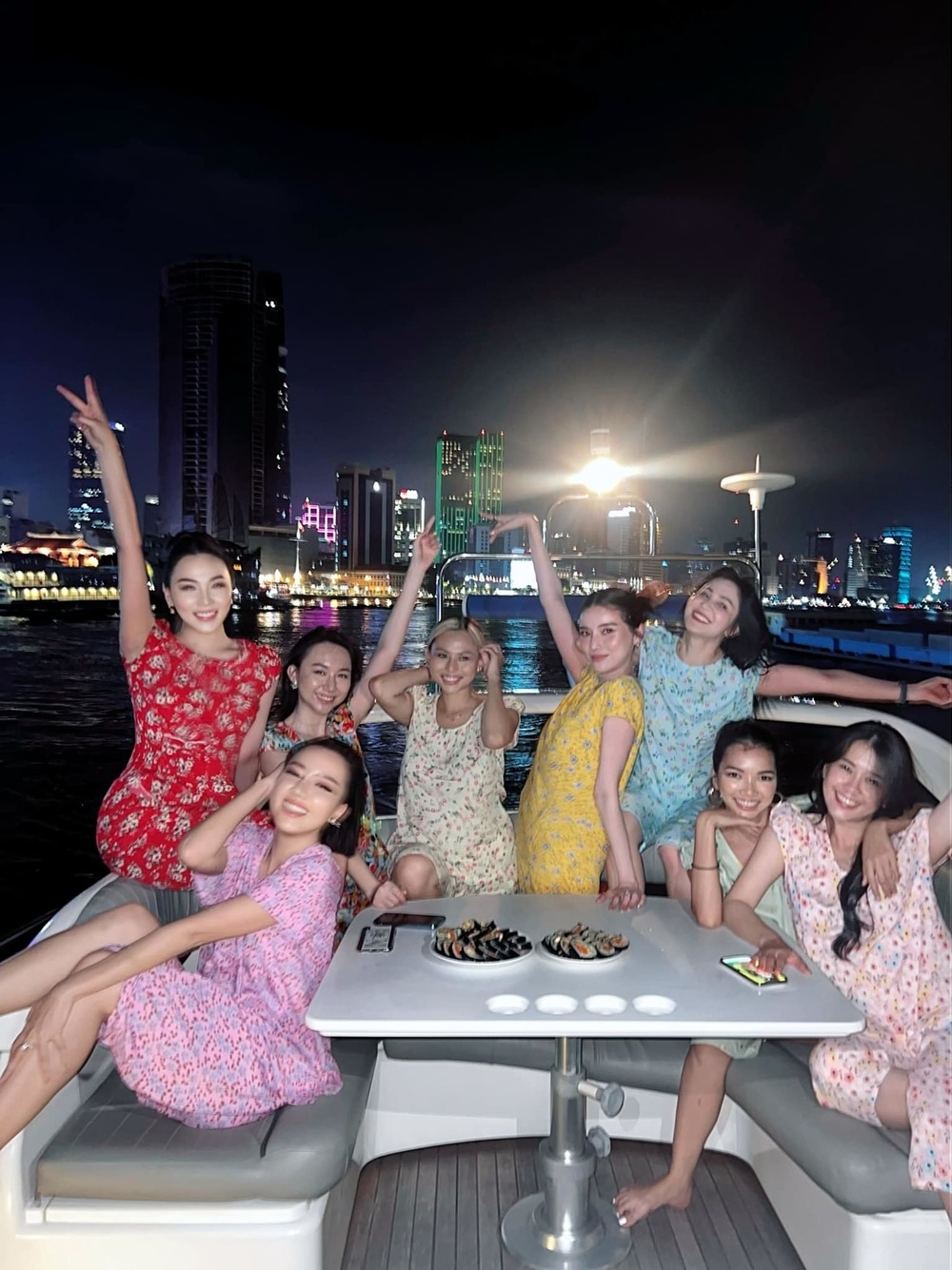 Sao Việt hôm nay 21/4: Lan Khuê 
