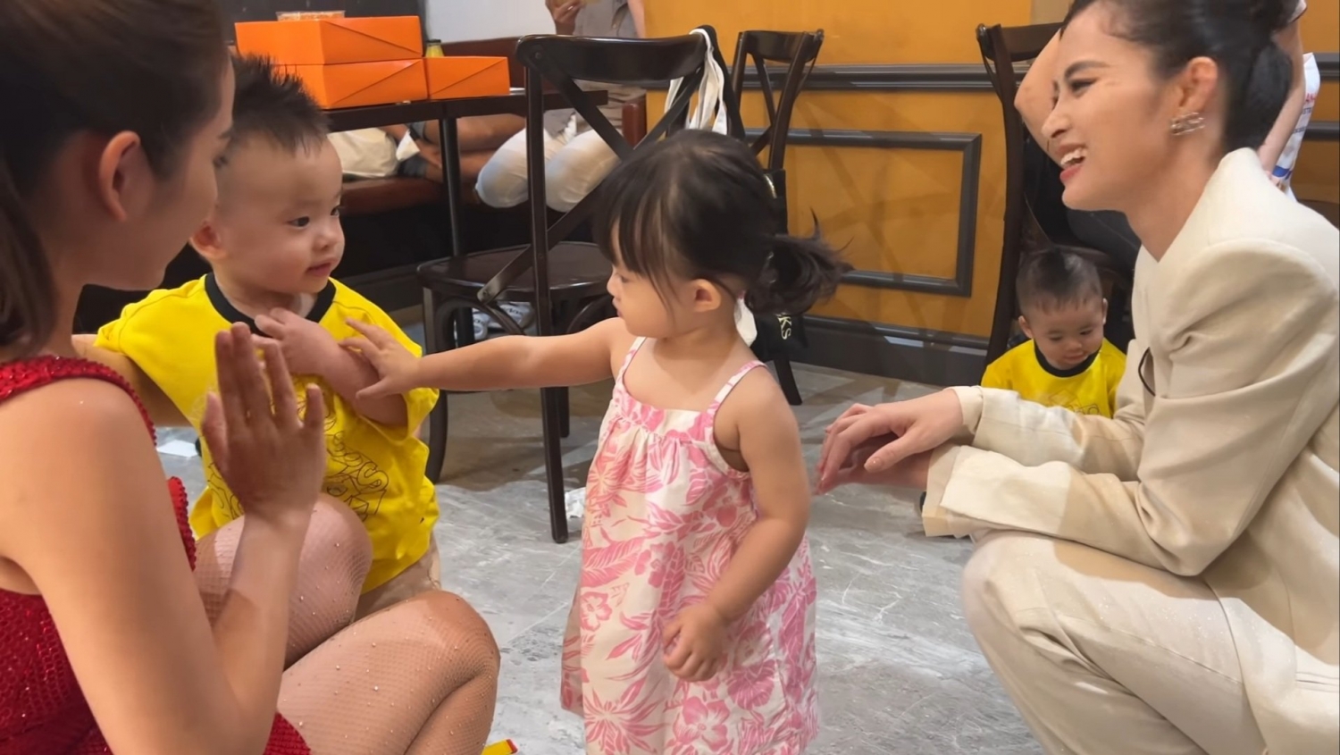 Sao Việt hôm nay 6/5: Thanh Sơn và Khả Ngân lộ "hint" hẹn hò ở Phú Quốc Sao Việt hôm nay 6/5: Thanh Sơn và Khả Ngân lộ "hint" hẹn hò ở Phú Quốc