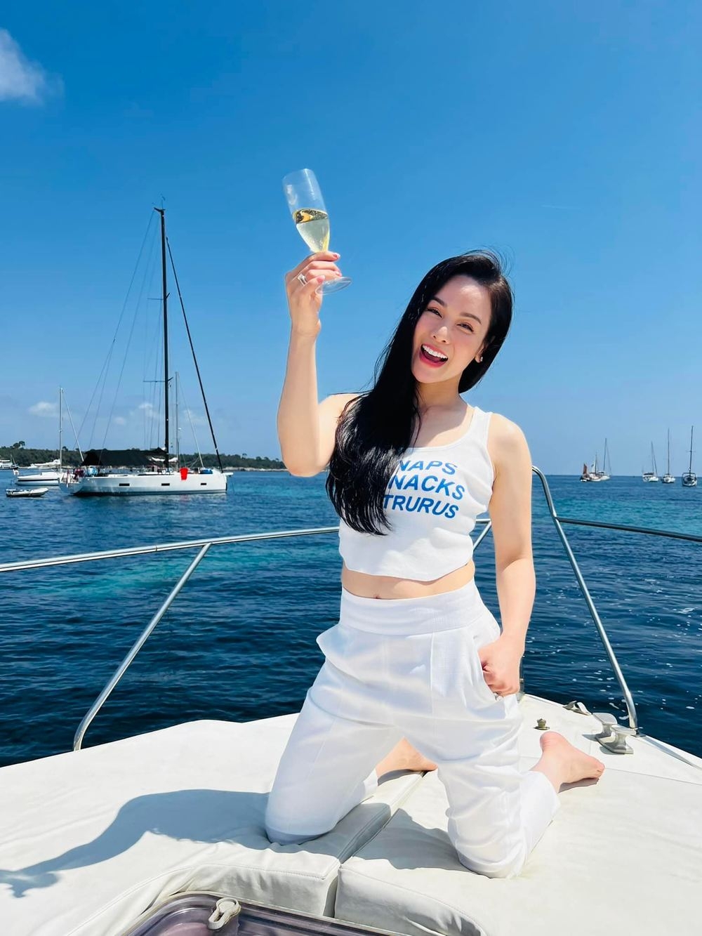 Sao Việt hôm nay 20/5: Nhật Kim Anh check in Sao Việt hôm nay 20/5: Nhật Kim Anh check in