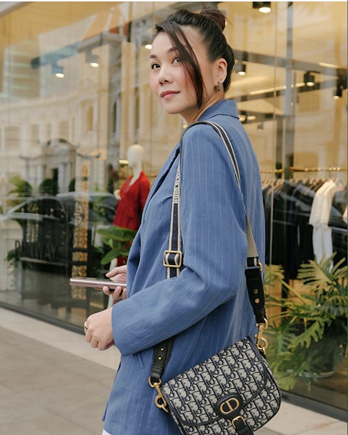Tin hot giải trí ngày 8/8: Dàn mỹ nhân Việt diện blazer với nhiều phong cách Tin hot giải trí ngày 8/8: Dàn mỹ nhân Việt diện blazer với nhiều phong cách