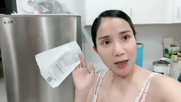 Tin hot giải trí ngày 7/9: MC Cát Tường vô tình khiến một nhân viên siêu thị bị phạt tiền Tin hot giải trí ngày 7/9: MC Cát Tường vô tình khiến một nhân viên siêu thị bị phạt tiền
