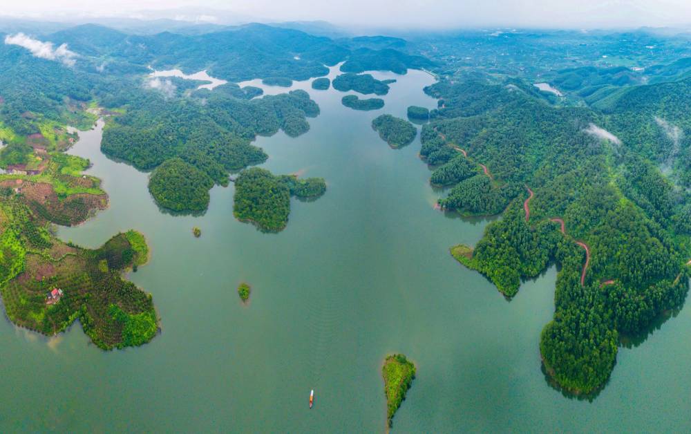 Bắc Giang: Hồ Khuôn Thần mùa thu Bắc Giang: Hồ Khuôn Thần mùa thu
