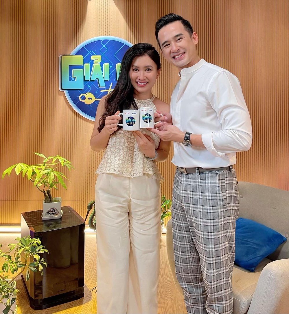 Sao Việt ngày 6/11: Quang Lê từng bị Hoài Linh thẳng thắn chê hát dở Sao Việt ngày 6/11: Quang Lê từng bị Hoài Linh thẳng thắn chê hát dở