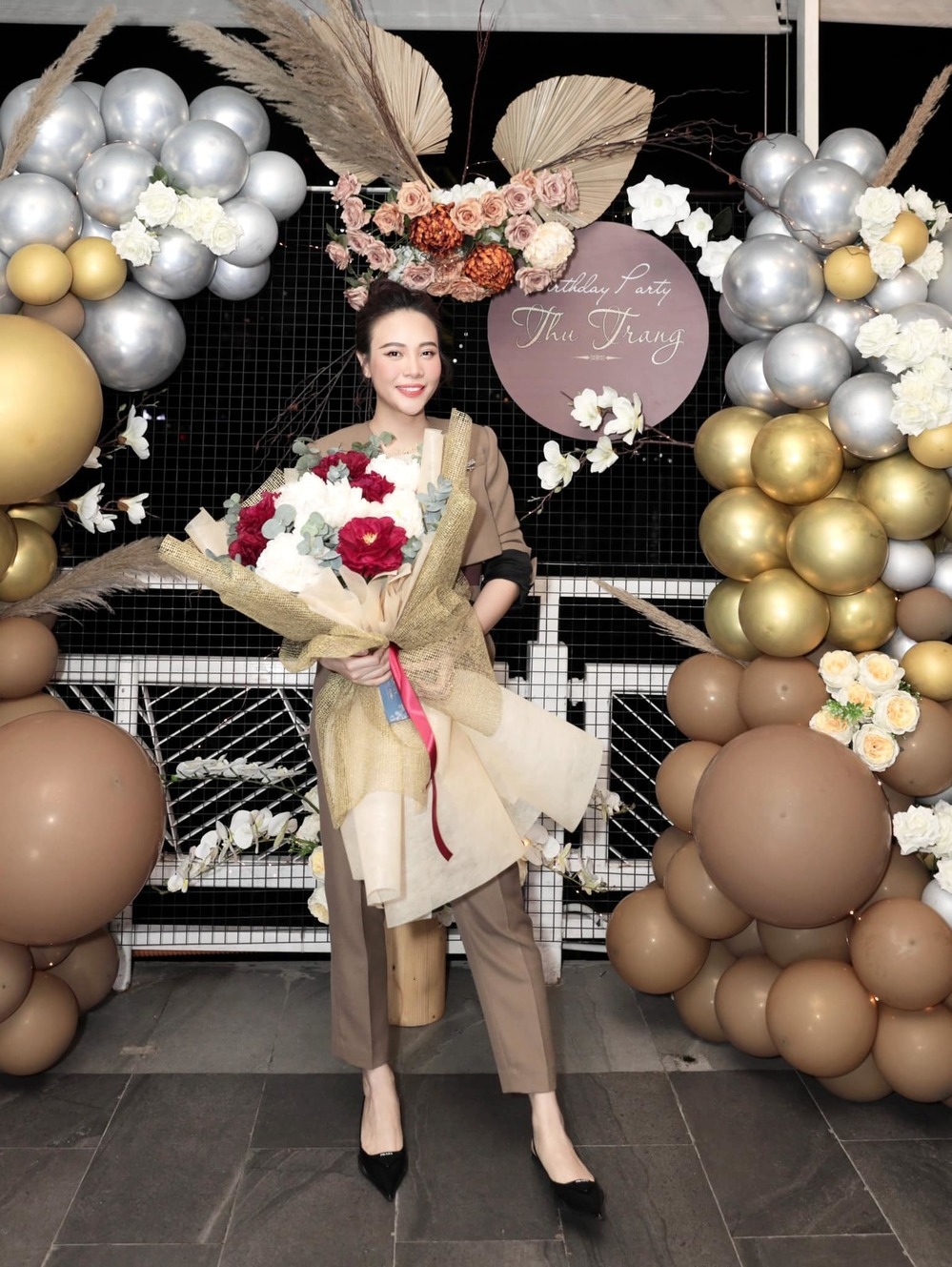 Sao Việt ngày 2/12: Kỷ niệm 3 năm ngày cưới, Ưng Hoàng Phúc nhắn gửi bà xã điều đặc biệt Sao Việt ngày 2/12: Kỷ niệm 3 năm ngày cưới, Ưng Hoàng Phúc nhắn gửi bà xã điều đặc biệt