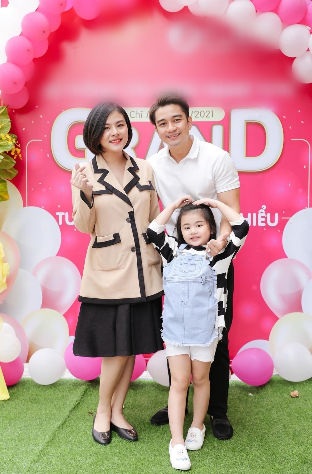 Sao Việt ngày 11/12: Sau khi chồng xác nhận chia tay, Lâm Khánh Chi xuất hiện với vẻ ngoài hốc hác Sao Việt ngày 11/12: Sau khi chồng xác nhận chia tay, Lâm Khánh Chi xuất hiện với vẻ ngoài hốc hác