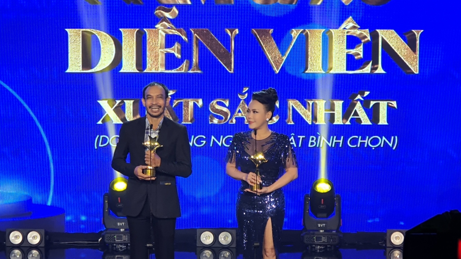 Sao Việt ngày 20/12: Việt Hương giành giải thưởng Nữ diễn viên Truyền hình xuất sắc nhất Sao Việt ngày 20/12: Việt Hương giành giải thưởng Nữ diễn viên Truyền hình xuất sắc nhất