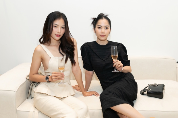 Sao Việt ngày 28/12: Người vợ kín tiếng luôn đồng hành cùng MC Lại Văn Sâm Sao Việt ngày 28/12: Người vợ kín tiếng luôn đồng hành cùng MC Lại Văn Sâm