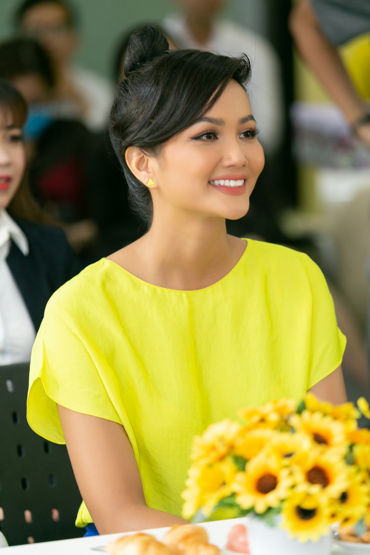 Sao Việt ngày 31/12: Minh Tú công khai bạn trai sau 9 năm bên nhau Sao Việt ngày 31/12: Minh Tú công khai bạn trai sau 9 năm bên nhau