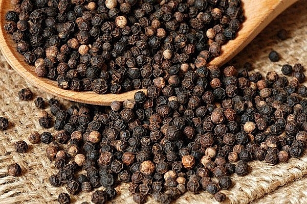 Giá tiêu hôm nay 15/4: Giảm trên diện rộng