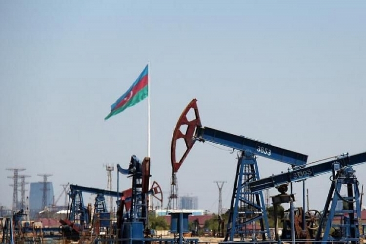 Giá dầu của Azerbaijan tiếp tục giảm