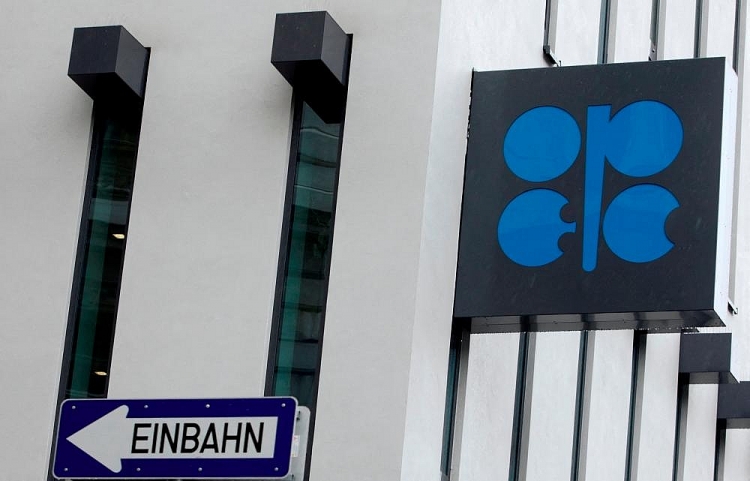 OPEC+ nhất trí tăng nhẹ sản lượng dầu OPEC+ nhất trí tăng nhẹ sản lượng dầu