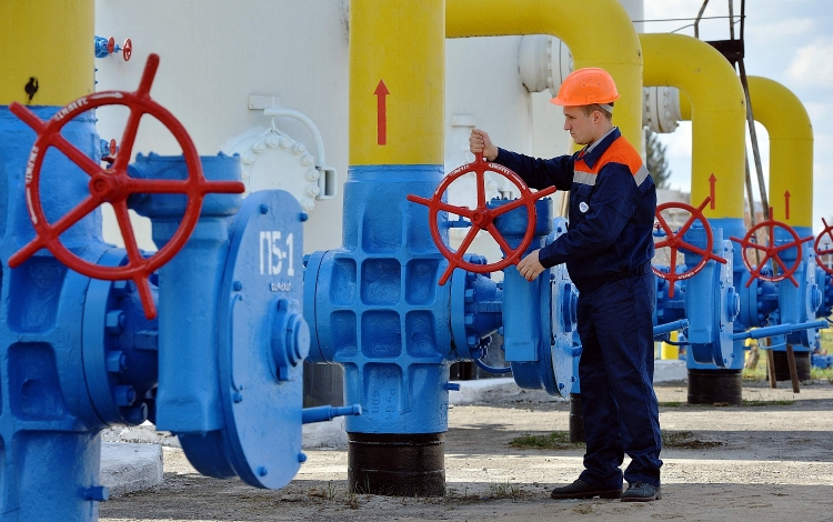 Giá khí đốt ở châu Âu vẫn quanh ngưỡng 2.500 USD