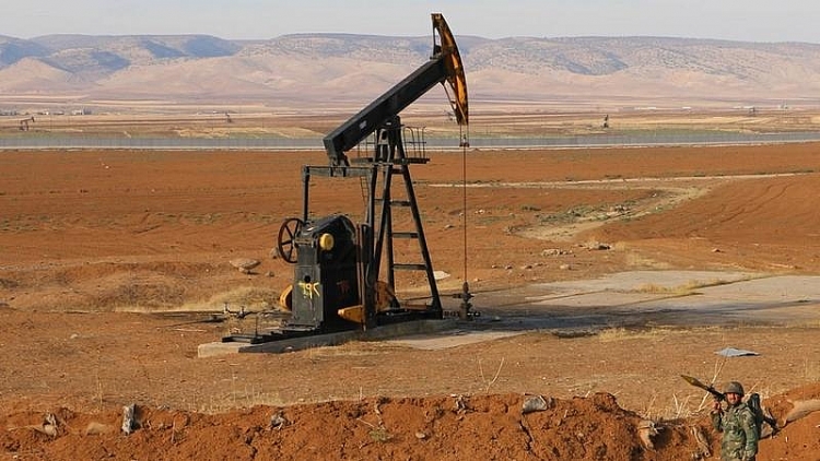 Mỹ lại “đánh cắp” số lượng lớn dầu của Syria để chuyển đến Iraq Mỹ lại “đánh cắp” số lượng lớn dầu của Syria để chuyển đến Iraq