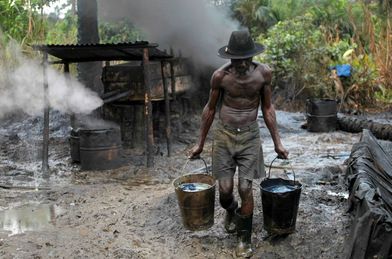 Nigeria thông báo đã bắt giữ 210 nghi phạm trộm dầu Nigeria thông báo đã bắt giữ 210 nghi phạm trộm dầu