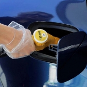 Sau dầu mỏ, khí đốt và than đá, tình trạng thiếu nhiên liệu toàn cầu lan sang dầu diesel