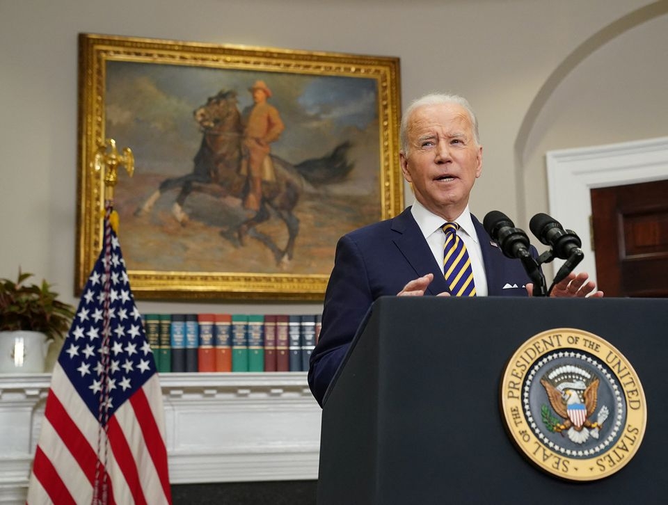 Tổng thống Biden đã cấm nhập khẩu dầu của Nga, thừa nhận giá xăng ở Mỹ sẽ còn tăng