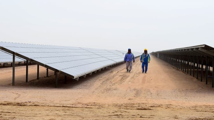 UAE nhận được lời khen và cả sự hoài nghi khi là nước đầu tiên trong khu vực cam kết loại bỏ khí thải carbon