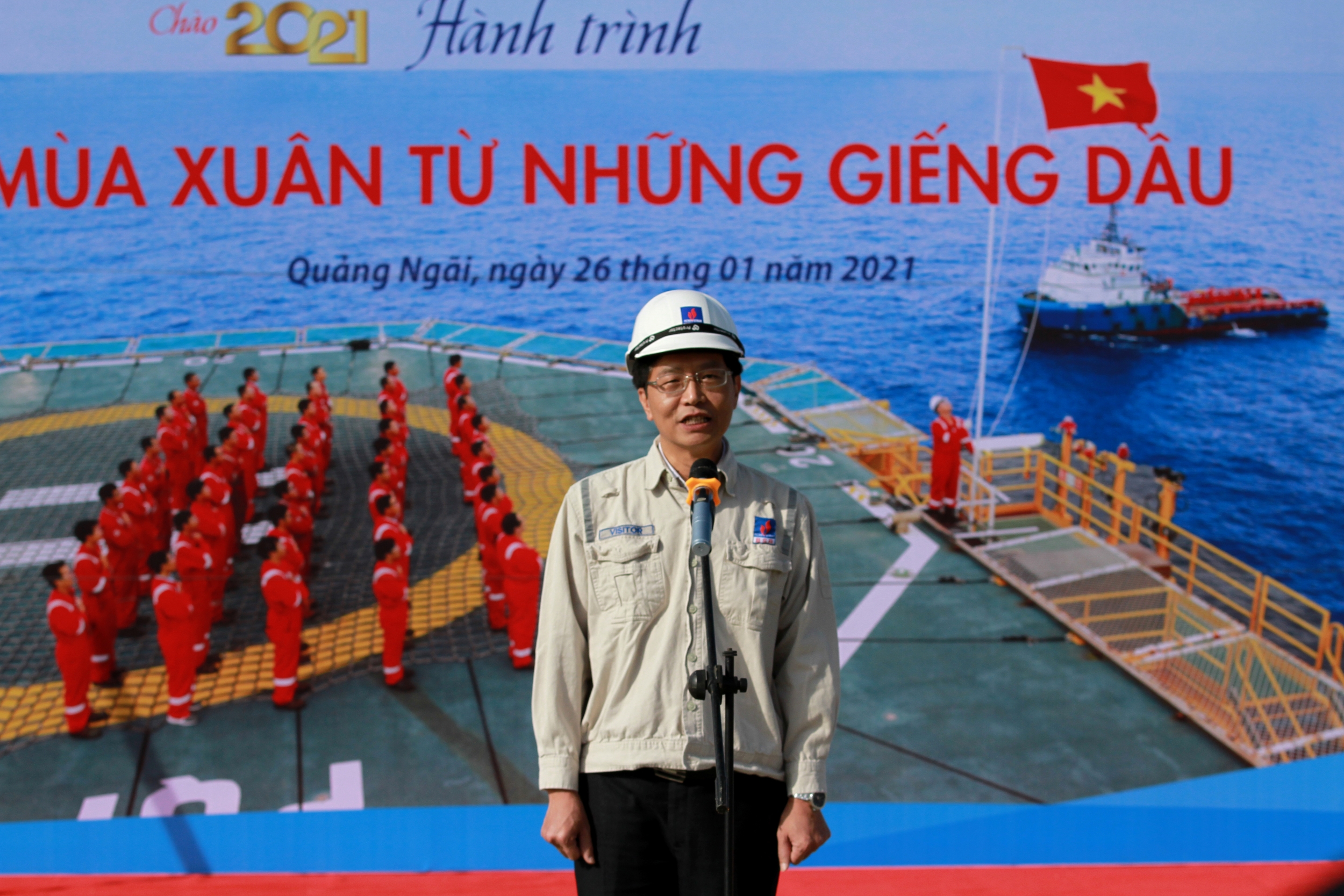 Hành trình Mùa Xuân từ những giếng dầu: Xúc động những hình ảnh từ Dung Quất