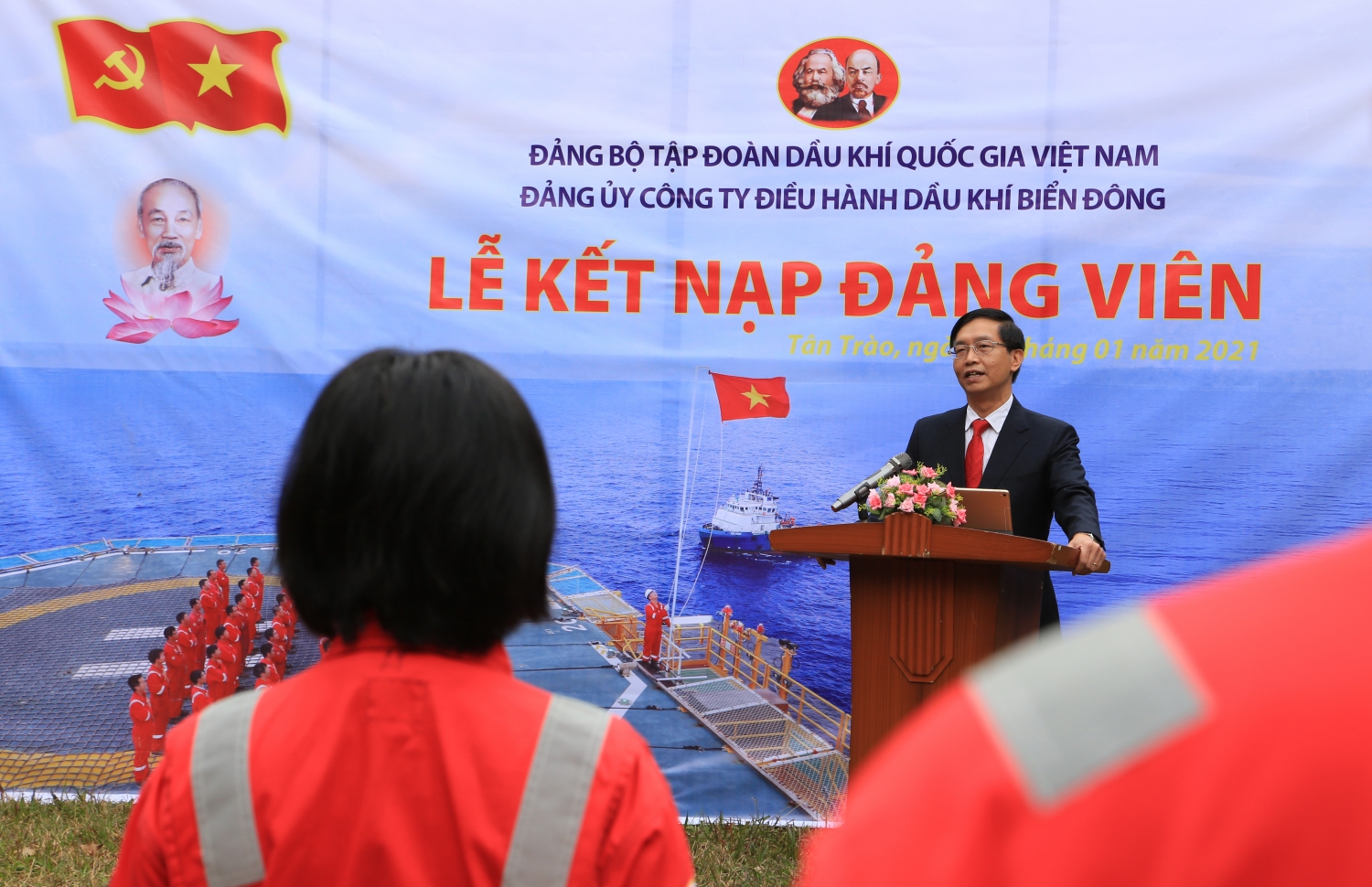 Xúc động buổi lễ kết nạp Đảng viên tại Tân Trào