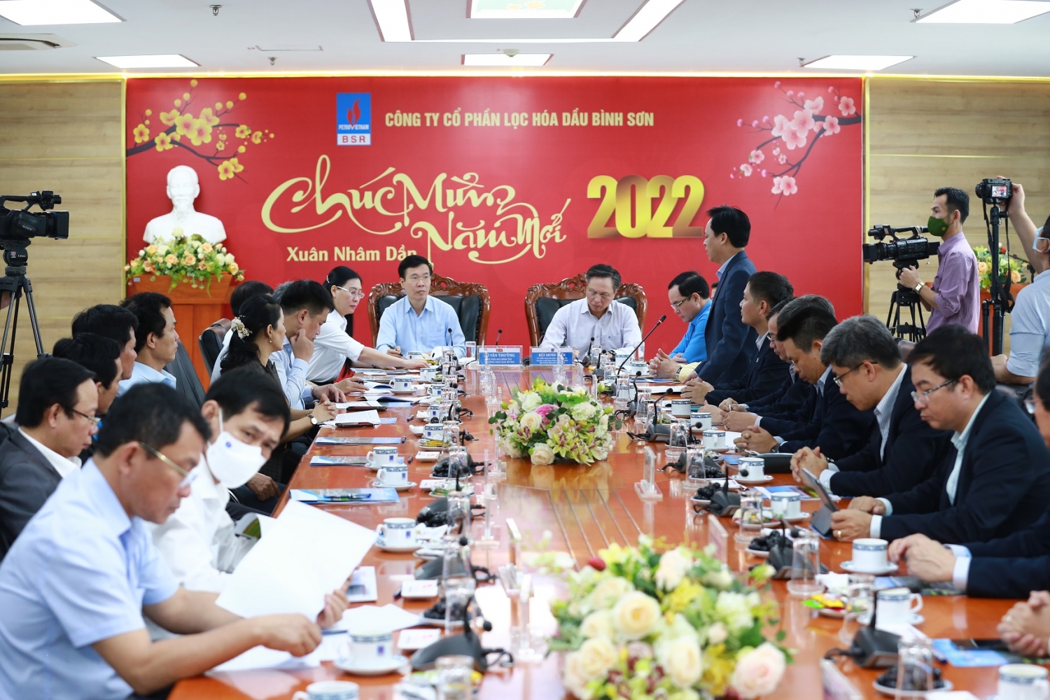 Đồng chí Võ Văn Thưởng thăm và làm việc tại NMLD Dung Quất