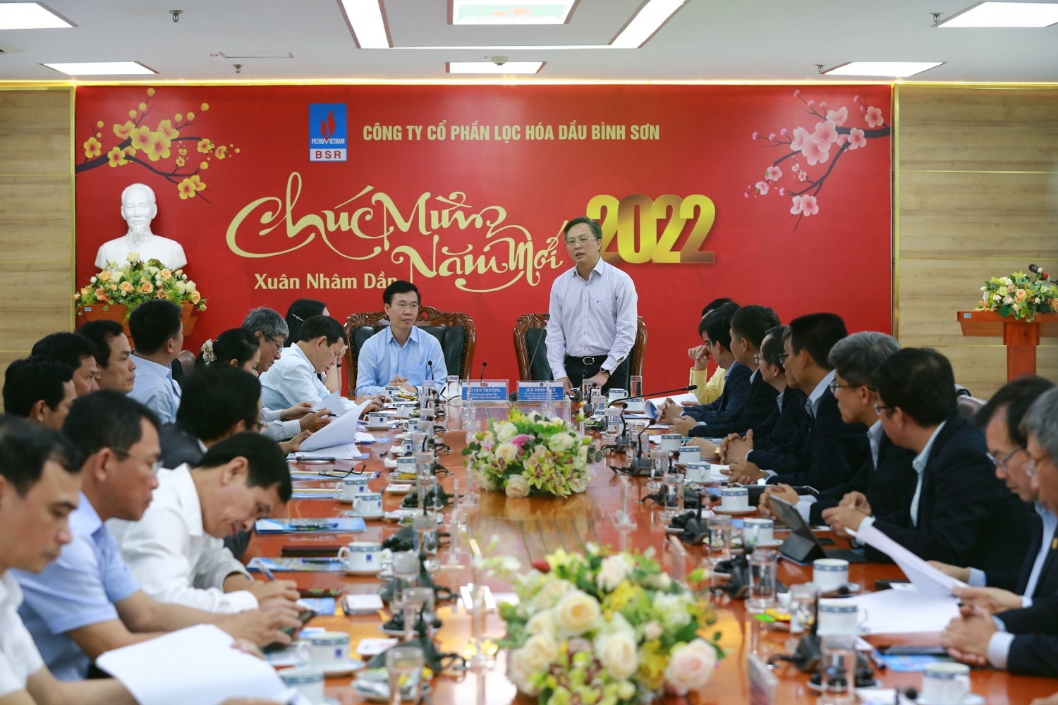 Đồng chí Võ Văn Thưởng thăm và làm việc tại NMLD Dung Quất