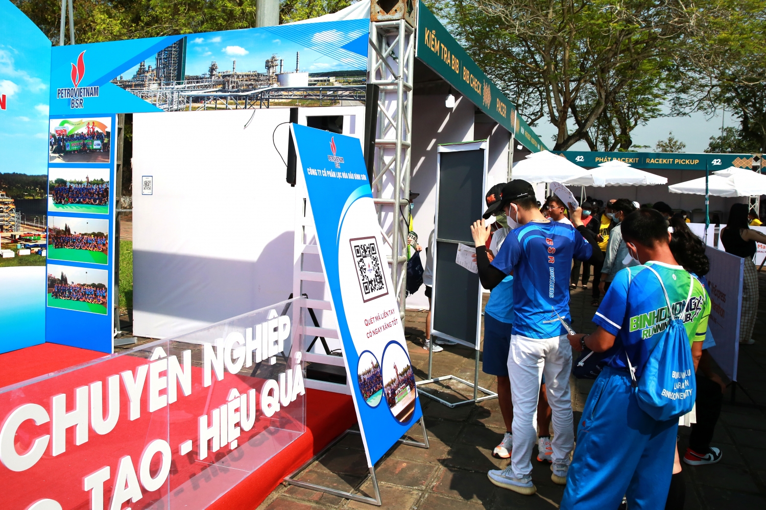 BSR tặng 2.000 phiếu xăng cho runner tham gia VnExpress Marathon Huế 2022
