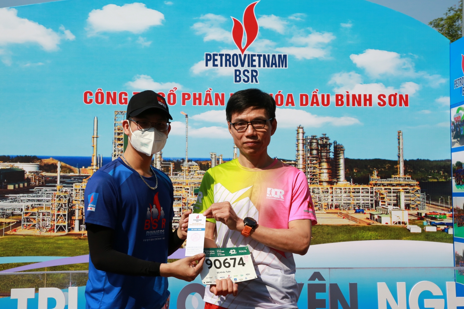 BSR tặng 2.000 phiếu xăng cho runner tham gia VnExpress Marathon Huế 2022