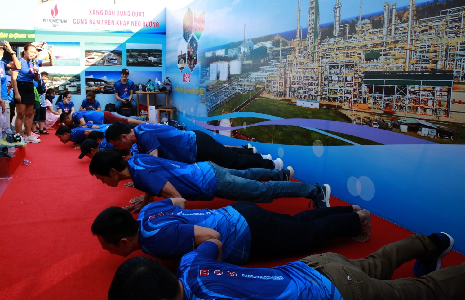 Hơn 100 runner BSR sẵn sàng chinh phục VnExpress Marathon Huế 2022