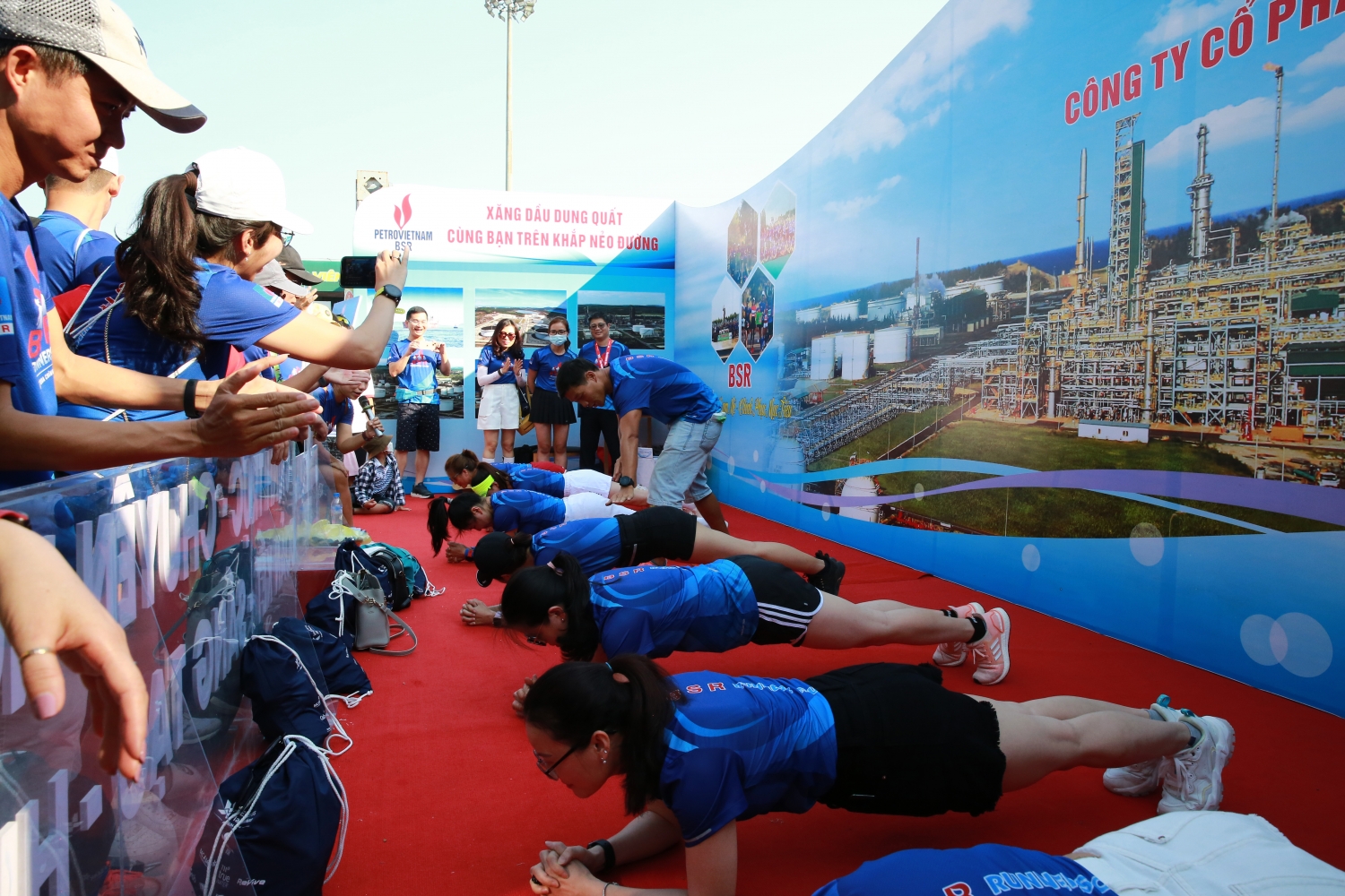 Hơn 100 runner BSR sẵn sàng chinh phục VnExpress Marathon Huế 2022