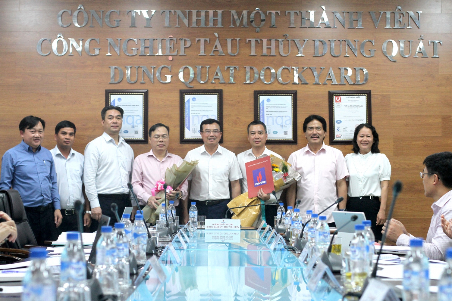 Trao quyết định bổ nhiệm Bí thư và Phó Bí thư Đảng ủy DQS