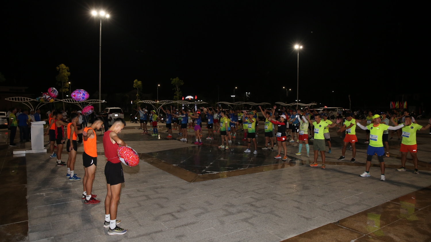 Các VĐV marathon BSR chinh phục thử thách tại giải chạy “Đường lên Suối Chí”