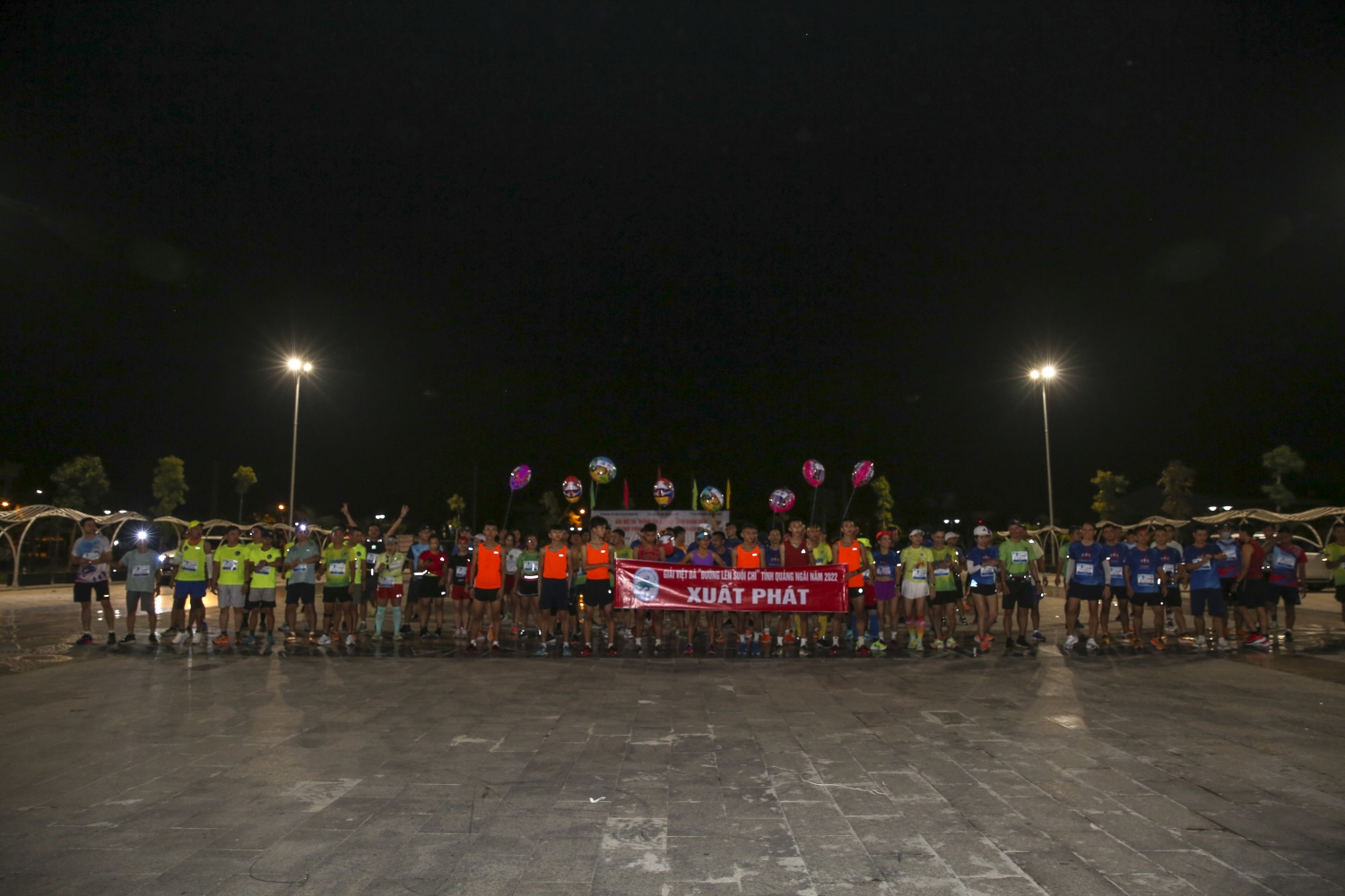 Các VĐV marathon BSR chinh phục thử thách tại giải chạy “Đường lên Suối Chí”
