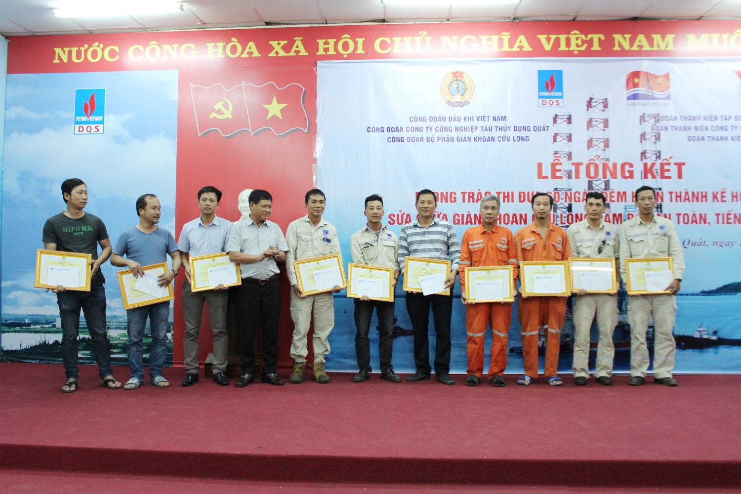 dqs tong ket 60 ngay dem thi dua sua chua gian khoan cuu long
