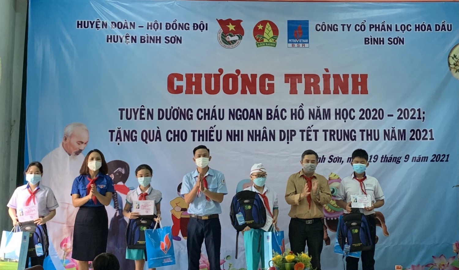 BSR tổ chức tặng quà Tết Trung thu cho các cháu thiếu nhi