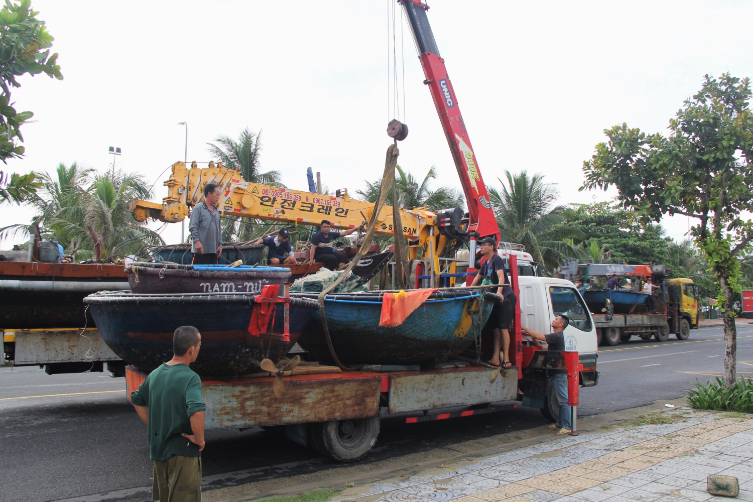Các tỉnh miền Trung yêu cầu người dân không ra khỏi nhà từ chiều tối ngày 27/9