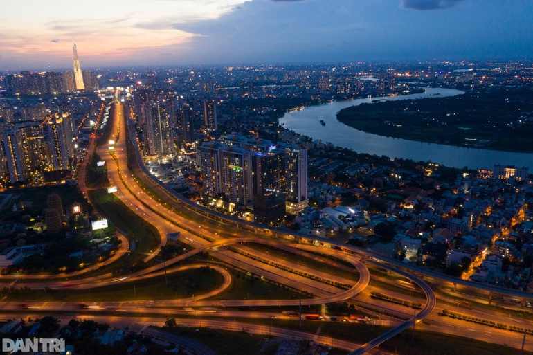 Cơ sở nào giúp TPHCM bứt tốc phát triển sau đại dịch? - 1