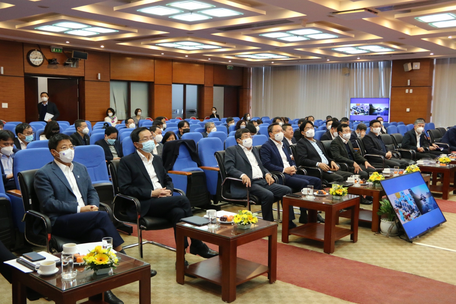 Quyết tâm hoàn thành thắng lợi nhiệm vụ chính trị, đạt được nhiều thành tích và tiến bộ trong năm 2022