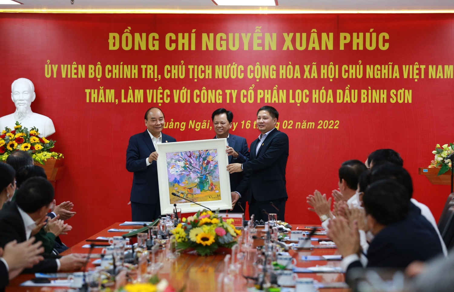 Chủ tịch nước Nguyễn Xuân Phúc thăm và làm việc tại Công ty cổ phần Lọc hóa dầu Bình Sơn