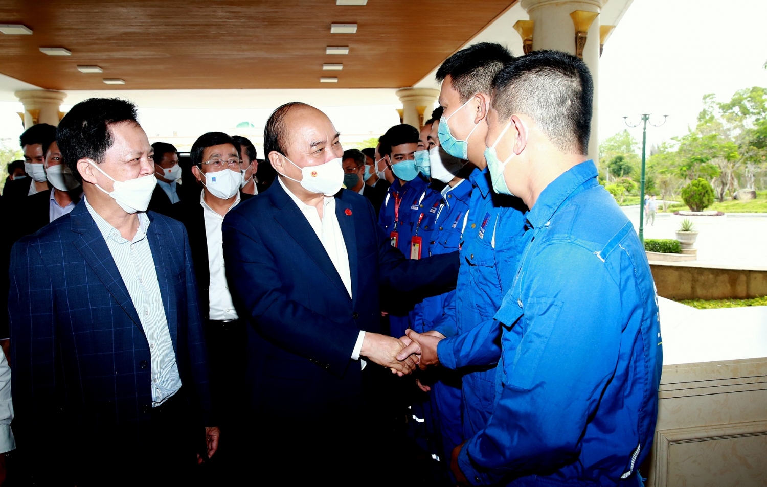 Chủ tịch nước Nguyễn Xuân Phúc thăm và làm việc tại Công ty cổ phần Lọc hóa dầu Bình Sơn