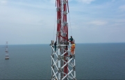Thi công đường dây 220kV trên biển đầu tiên: Khó chồng khó, nhưng...