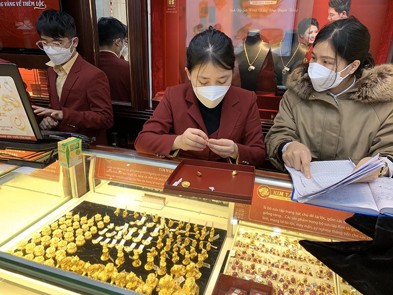 Giá vàng hôm nay 24/3/2022: Áp lực rủi ro gia tăng, giá vàng lại tăng mạnh