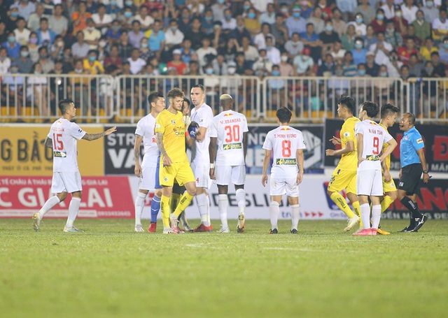 HA Gia Lai 1-0 Hà Nội: Siêu phẩm sút xa của Xuân Trường - 2