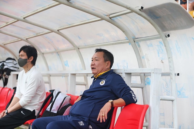 HA Gia Lai 1-0 Hà Nội: Siêu phẩm sút xa của Xuân Trường - 16